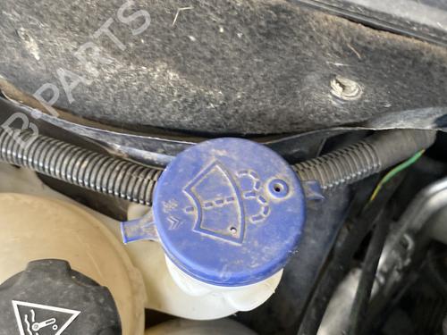 Used Windscreen washer tank PEUGEOT 208 I (CA_, CC_) 1.2 VTI 82 (82 hp) 32174031