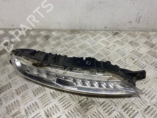 right-daytime-light-citroen-c4-picasso-ii-2013-40268622 main image