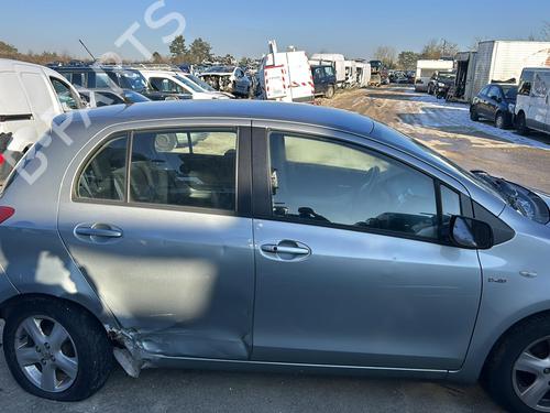Right front seat TOYOTA YARIS (_P9_) 1.4 D-4D (NLP90_, NLP90R) | BP22116158C16 