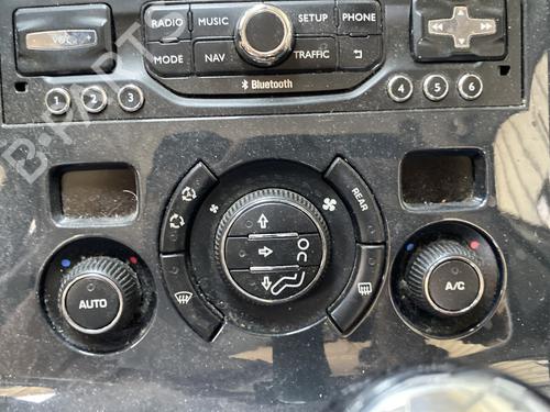 AC Styreenhet / Manøvreringsenhet PEUGEOT 5008 (0U_, 0E_) 1.6 HDi (112 hp) 28366737