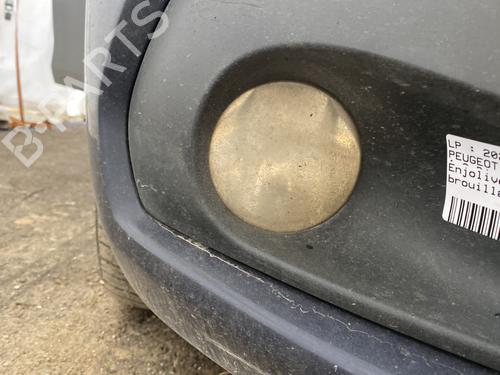 Used Right front fog light Right front fog light 32133698 32133698