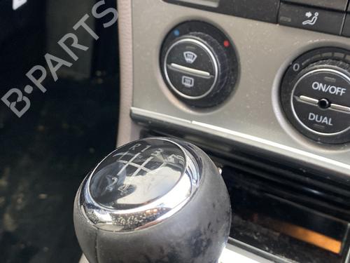 Used Shift knob Shift knob VW PASSAT B6 Variant (3C5) 1.9 TDI (105 hp) 22358412 22358412
