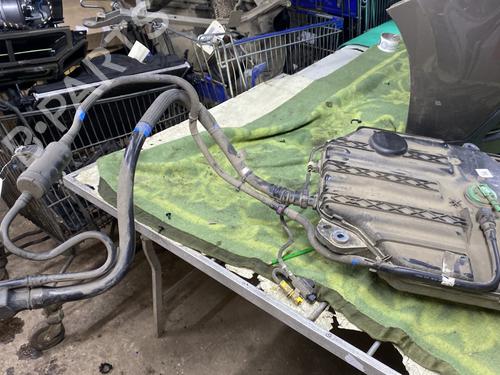 Serbatoio AdBlue RENAULT MEGANE IV Hatchback (B9A/M/N_) 1.2 TCe 130 (B9MR) (130 hp) 31691281