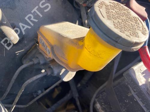 Used Brake master cylinder Brake master cylinder SUZUKI IGNIS I (FH) 1.3 (HV51, HX51, RG413) (83 hp) 40446290 40446290