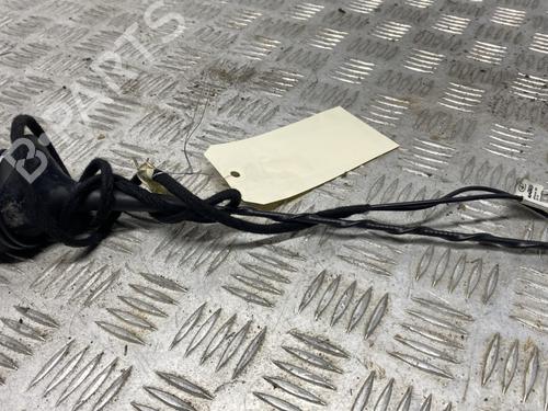 antennabase-renault-megane-iv-hatchback-b9amn_-2015-31707306 main image