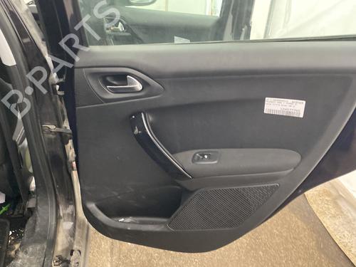 Bageste højre beklædning PEUGEOT 208 I (CA_, CC_) 1.6 HDi / BlueHDi 75 (75 hp) 32122853