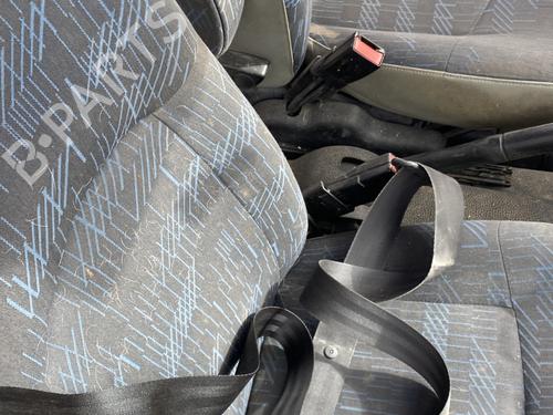 front-right-seatbelt-renault-kangoo-express-fc01_-1997-28799044 main image