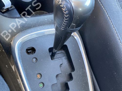 Used Gear lever Gear lever TOYOTA YARIS (_P13_) 1.5 Hybrid (NHP130_, NHP130) (101 hp) 24408714 24408714