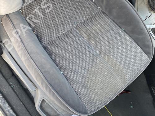 right-front-seat-peugeot-407-6d_-2004-2005-2006-2007-2008-2009-2010-2011-27221062 main image
