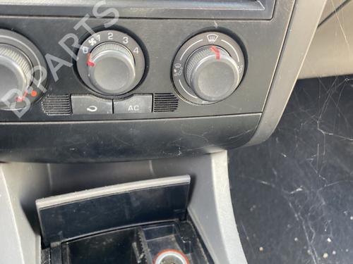 AC-Styringsenhed/Manøvreenhed SEAT IBIZA III (6L1) 1.4 16V (86 hp) 27868583