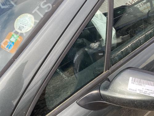 front-left-quarter-glass-peugeot-407-6d_-2004-2005-2006-2007-2008-2009-2010-2011-29614679 main image
