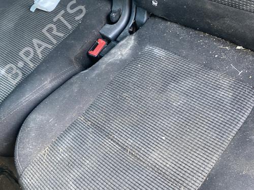 Used Rear seat Rear seat PEUGEOT 5008 (0U_, 0E_) 2.0 HDi 150 / BlueHDi 150 (150 hp) 25913140 25913140