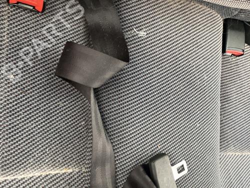 rear-center-seatbelt-peugeot-405-ii-4b-1992-1993-1994-1995-1996-1997-1998-1999-32209720 main image
