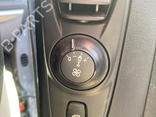 Used Climate control Climate control 39244912 39244912