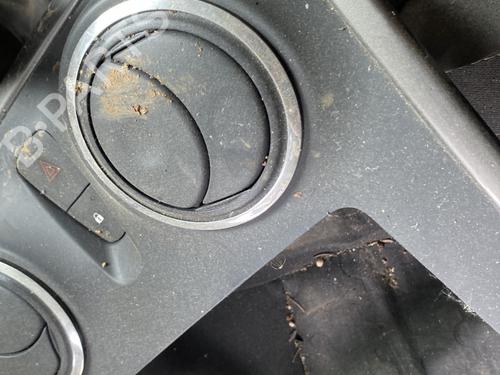 middle-console-dacia-logan-ii-2012-26940056 main image