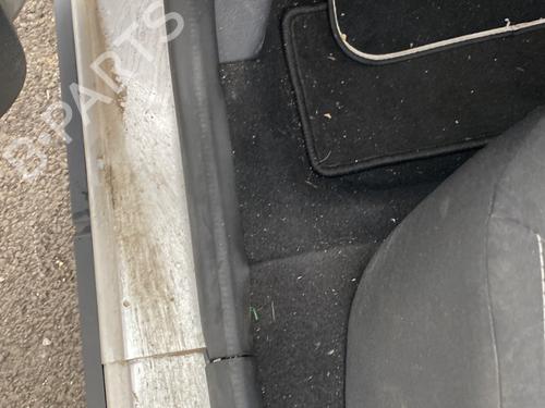 rubber-door-seal-dacia-sandero-ii-2012-32045291 main image