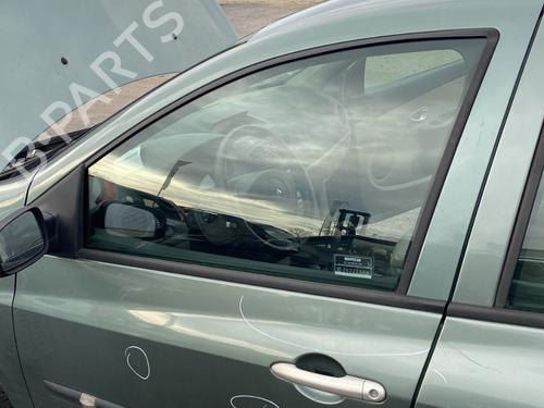 Used Left front door RENAULT CLIO III (BR0/1, CR0/1) 1.5 dCi (BR17, CR17) (86 hp) 30816852