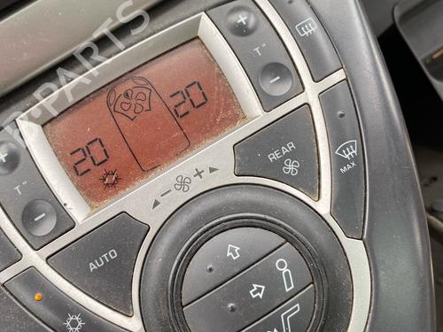 Used Climate control Climate control 34568800 34568800