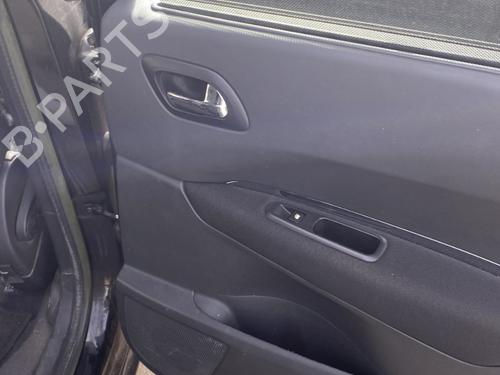 Høyre bakpanel Høyre bakpanel PEUGEOT 5008 (0U_, 0E_) 1.6 HDi (112 hp) 32781552 32781552