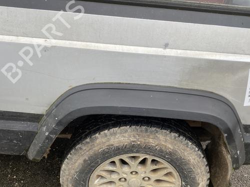 Modanatura passaruota posteriore sinistra JEEP CHEROKEE (XJ) 2.1 TD (87 hp) 32439599