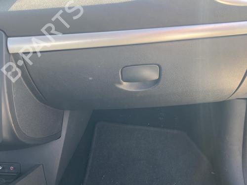 Used Glove box RENAULT CLIO III (BR0/1, CR0/1) 1.5 dCi (C/BR0G, C/BR1G) (68 hp) 27304382