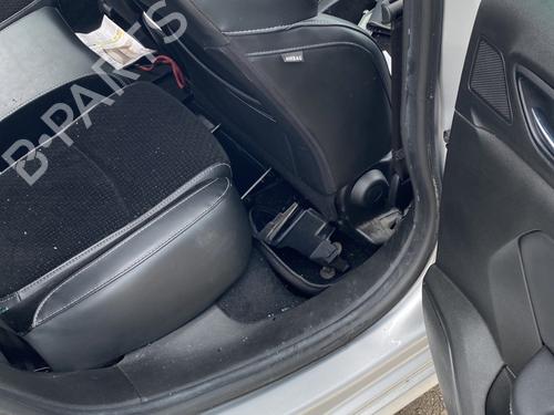 rubber-door-seal-renault-megane-iv-hatchback-b9amn_-2015-25438547 main image