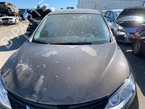 hood-nissan-pulsar-hatchback-c13-2014-37706888 main image