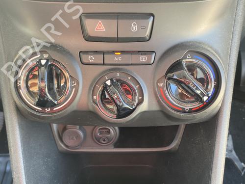 Climate control PEUGEOT 208 I (CA_, CC_) 1.2 VTI 82 | BP27523769I5