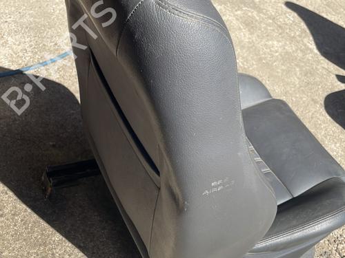 Used Right front seat Right front seat ALFA ROMEO 147 (937_) 1.9 JTDM 16V (937.AXN1B, 937.AXZ1B) (170 hp) 25475318 25475318