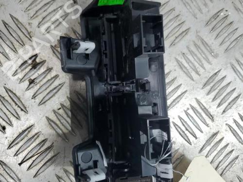Used Headlight switch PEUGEOT 3008 II SUV (MC_, MR_, MJ_, M4_) 1.5 BlueHDi 130 (131 hp) 19904457