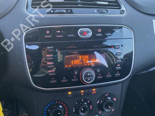 Used Radio Radio FIAT PUNTO (199_) 1.2 (199AXZ1A, 199BXZ1A) (69 hp) 31639678 31639678