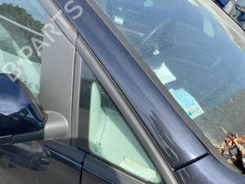 front-right-quarter-glass-vw-touran-1t1-1t2-2003-2004-2005-2006-2007-2008-2009-2010-2011-34334594 main image