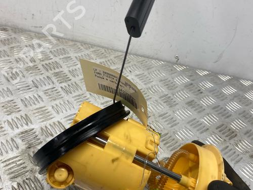 Used Fuel pump Fuel pump FORD FIESTA VI (CB1, CCN) 1.4 TDCi (68 hp) 39942960 39942960