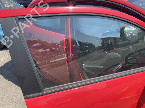 Front right door window PEUGEOT 108 1.0 VTi 72 B000825680