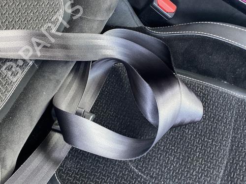 Used Front right seatbelt Front right seatbelt RENAULT MEGANE IV Hatchback (B9A/M/N_) 1.2 TCe 130 (B9MR) (130 hp) 33553214 33553214