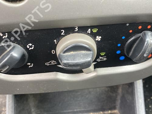 AC Styreenhet / Manøvreringsenhet DACIA SANDERO 1.5 dCi (68 hp) 29464891