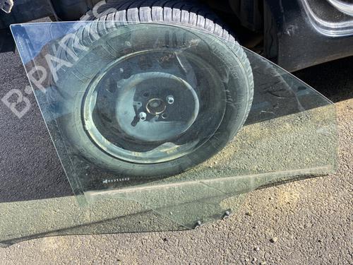 Used Front right door window RENAULT TWINGO III (BCM_, BCA_) 1.0 SCe 75 (73 hp) 28042646