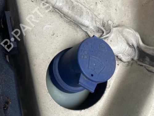 Used Windscreen washer tank Windscreen washer tank 38228443 38228443