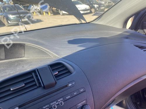 Salpicadero Salpicadero HONDA CIVIC VIII Hatchback (FN, FK) 2.2 CTDi (FK3) (140 hp) 33933733 33933733