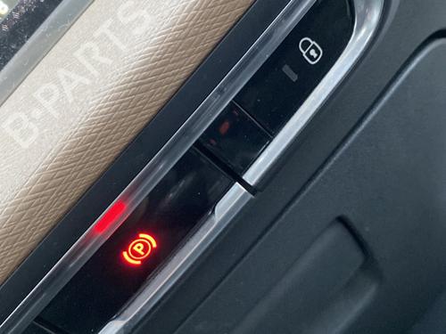 switch-citroen-c4-picasso-ii-2013-29978639 main image