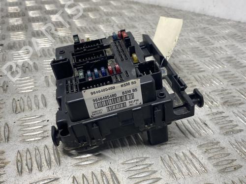 Used Fuse box Fuse box 31639701 31639701