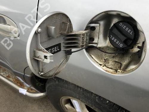 Fuel flap HYUNDAI SANTA FÉ I (SM) 2.0 CRDi 4x4 | BP22121523C131 