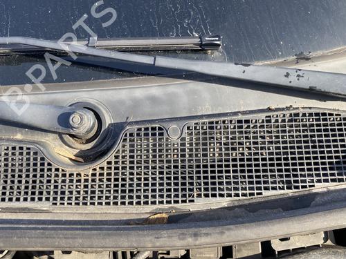 Used Front wiper motor Front wiper motor RENAULT MEGANE III Grandtour (KZ0/1) 1.5 dCi (KZ09, KZ0D, KZ1G, KZ29, KZ14, KZ1W, KZ10, KZ1F,... (110 hp) 30821294 30821294