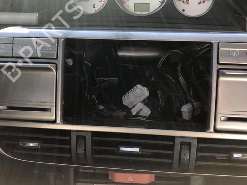 Used Middle console NISSAN X-TRAIL I (T30) 2.2 Di 4x4 (114 hp) 22113482