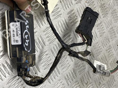 Used Control unit Control unit RENAULT MEGANE IV Hatchback (B9A/M/N_) 1.5 dCi 110 (B9A3) (110 hp) 29608546 29608546