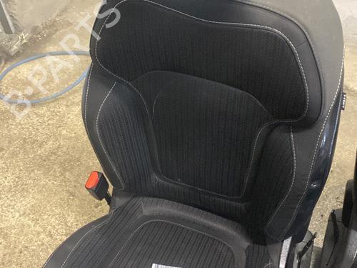 Left front seat RENAULT MEGANE IV Hatchback (B9A/M/N_) 1.2 TCe 130 (B9MR) | BP31580797C15 - Image 3