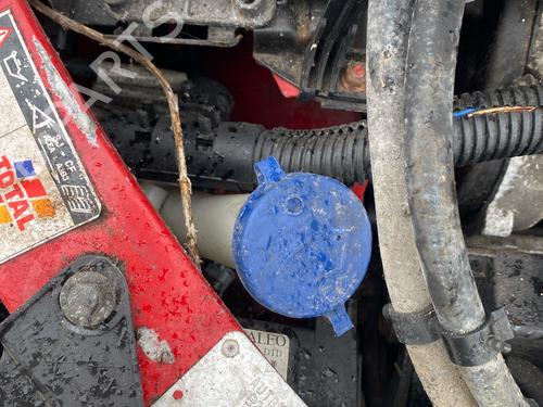Used Windscreen washer tank Windscreen washer tank 39631258 39631258