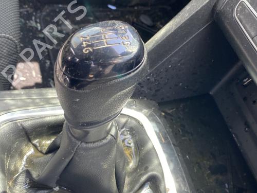 Used Gear lever RENAULT MEGANE IV Hatchback (B9A/M/N_) 1.5 dCi 110 (B9A3) (110 hp) 26686812