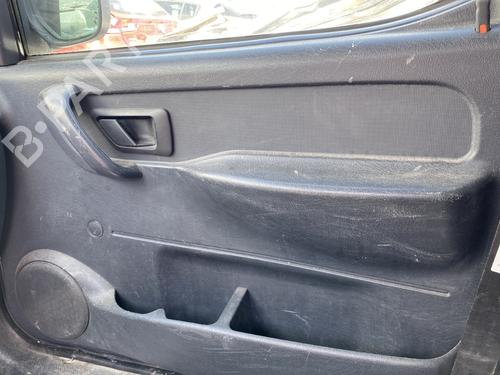 Garniture avant droite CITROËN BERLINGO / BERLINGO FIRST Box Body/MPV (M_) 1.9 D 70 (MBWJZ, MCWJZ) | BP26954625C59 