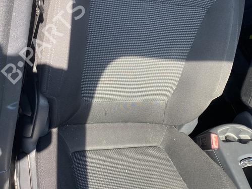 Used Right front seat Right front seat PEUGEOT 5008 (0U_, 0E_) 2.0 HDi 150 / BlueHDi 150 (150 hp) 26743799 26743799